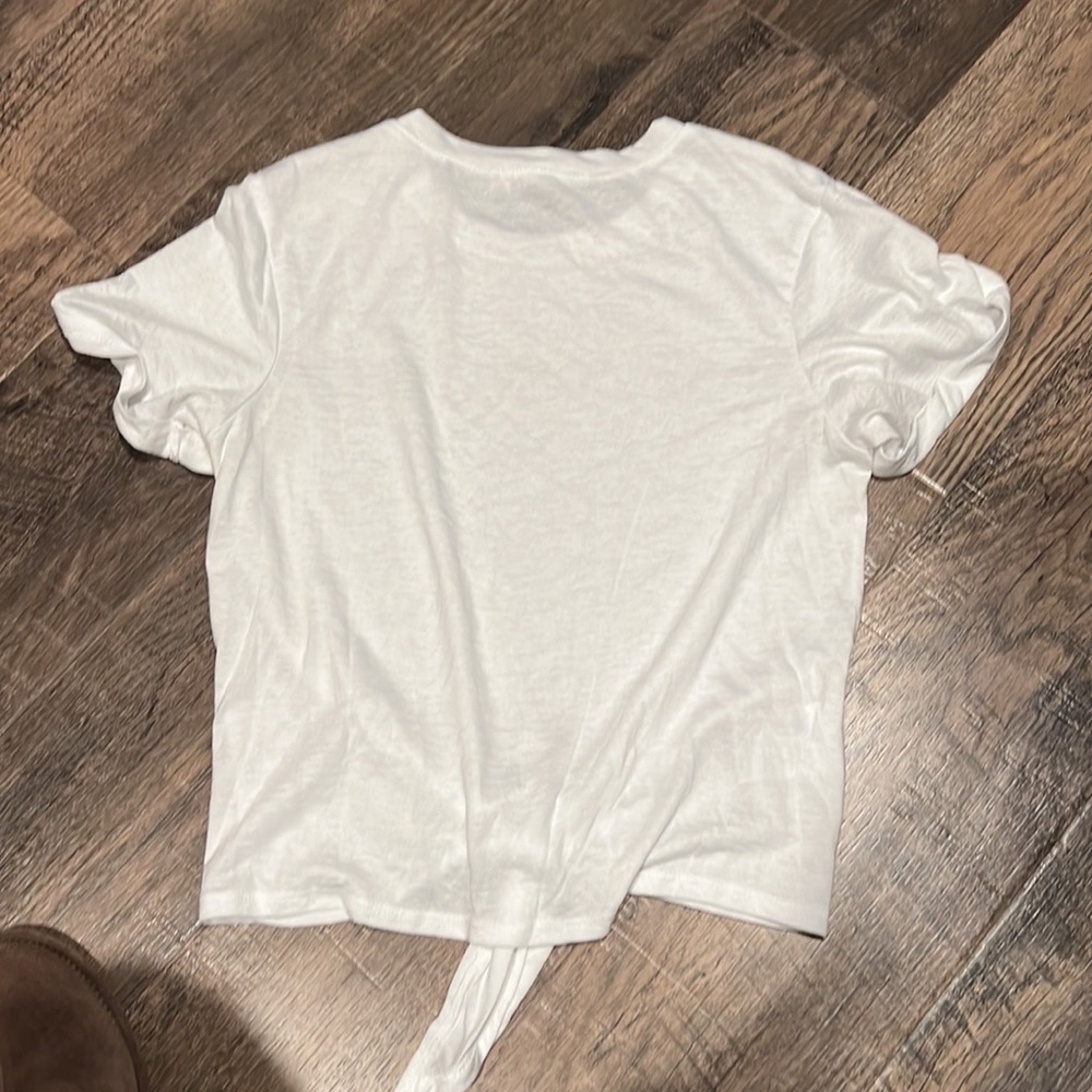 BCBG Generation Knotted Tee Not Compatible in White - Picture 5 of 6